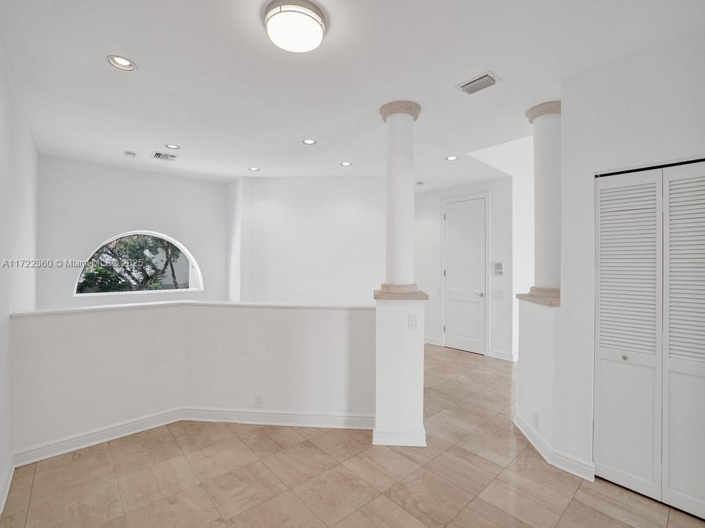 SWAN LAKE - Residential Lease