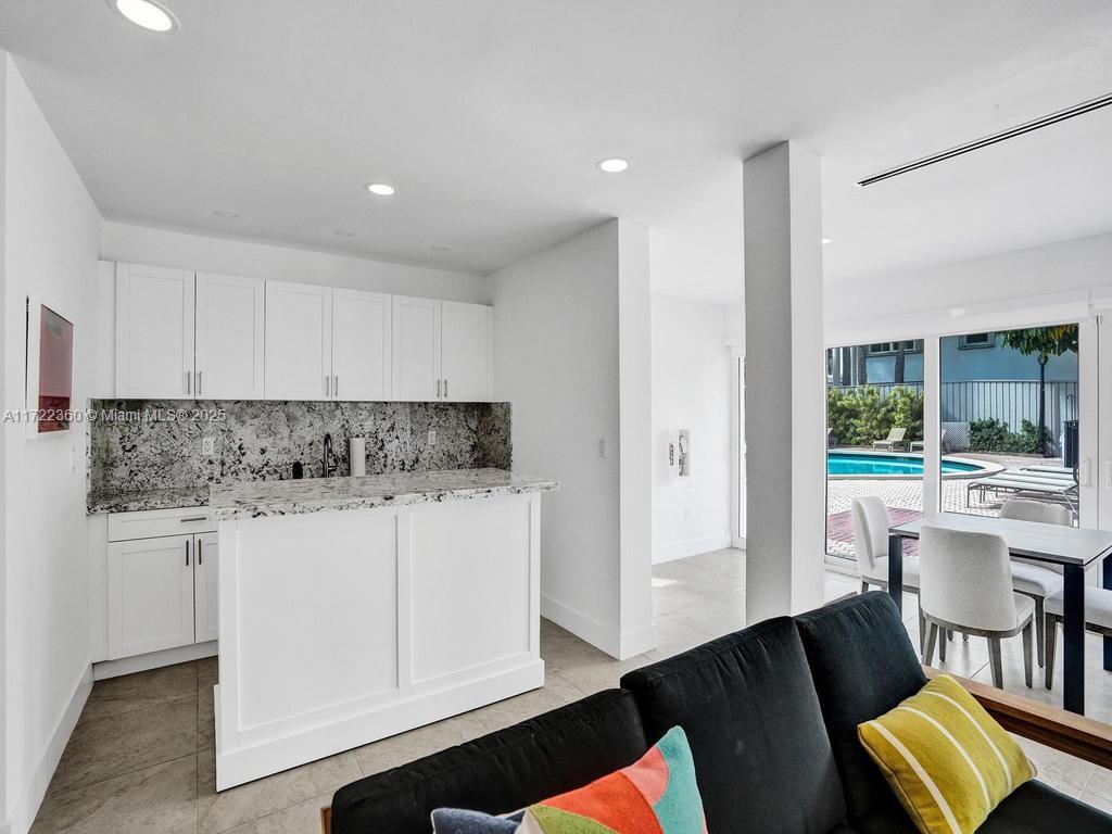 SWAN LAKE - Residential Lease