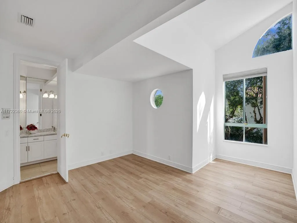 Pinecrest, Florida 33156, United States, 3 Bedrooms Bedrooms, ,4 BathroomsBathrooms,Residential,Active,20144