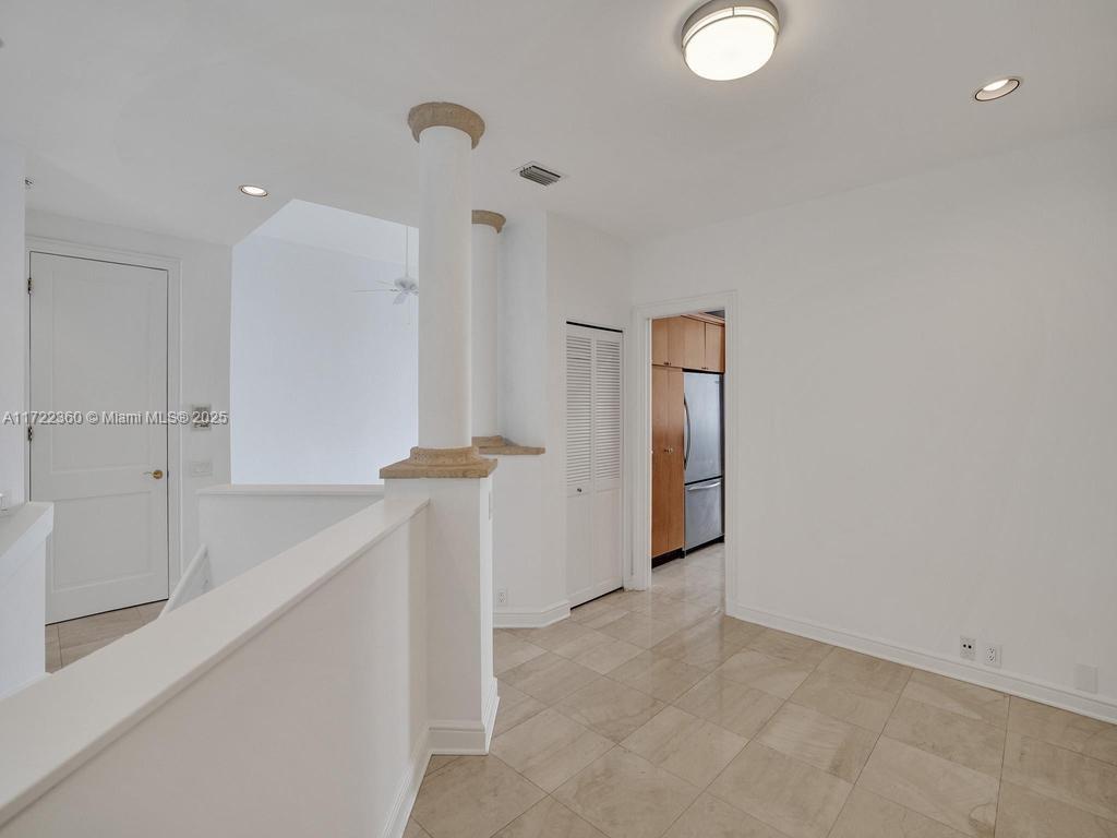 SWAN LAKE - Residential Lease