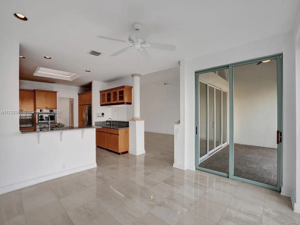 Pinecrest, Florida 33156, United States, 3 Bedrooms Bedrooms, ,4 BathroomsBathrooms,Residential,Active,20144