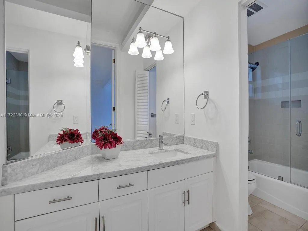 Pinecrest, Florida 33156, United States, 3 Bedrooms Bedrooms, ,4 BathroomsBathrooms,Residential,Active,20144