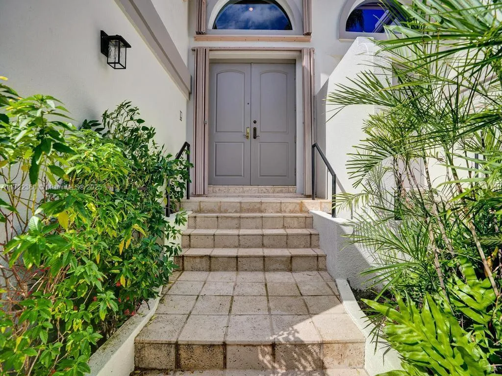 Pinecrest, Florida 33156, United States, 3 Bedrooms Bedrooms, ,4 BathroomsBathrooms,Residential,Active,20144