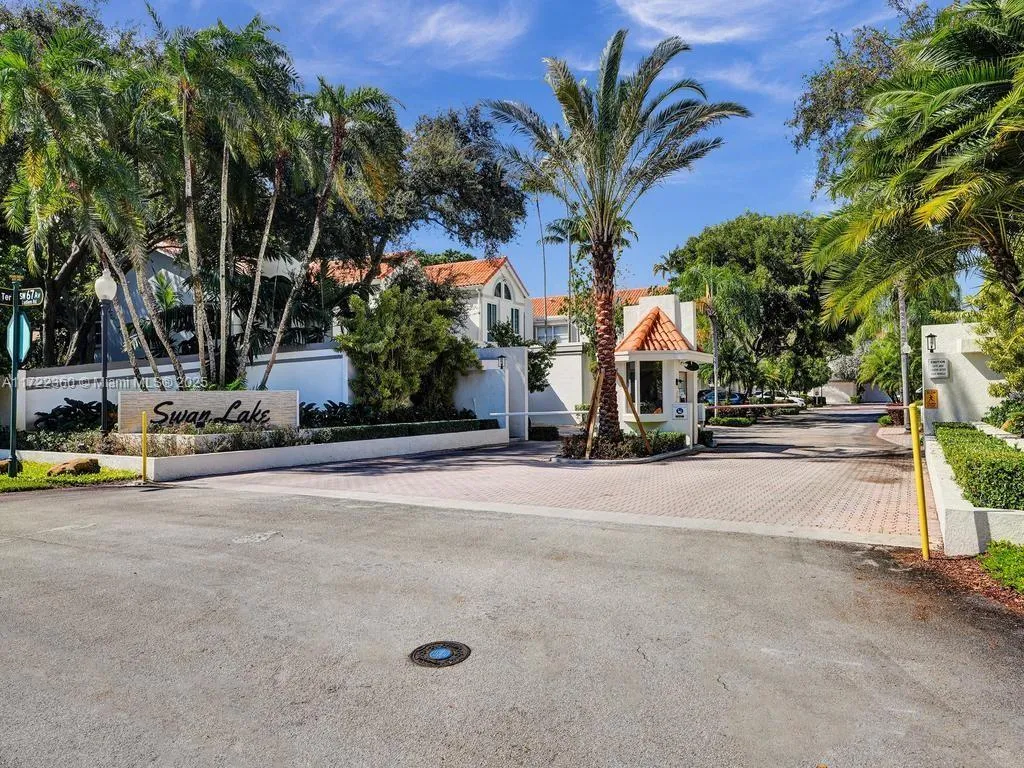 Pinecrest, Florida 33156, United States, 3 Bedrooms Bedrooms, ,4 BathroomsBathrooms,Residential,Active,20144