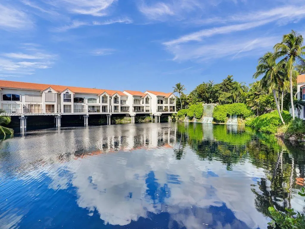 Pinecrest, Florida 33156, United States, 3 Bedrooms Bedrooms, ,4 BathroomsBathrooms,Residential,Active,20144