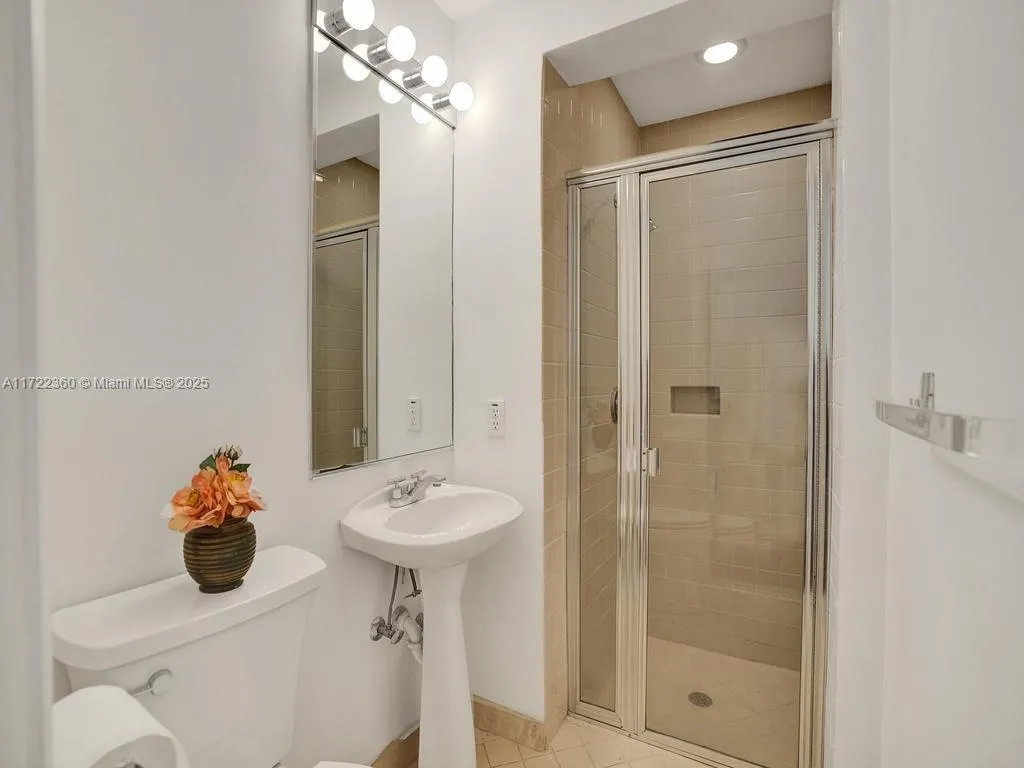 Pinecrest, Florida 33156, United States, 3 Bedrooms Bedrooms, ,4 BathroomsBathrooms,Residential,Active,20144