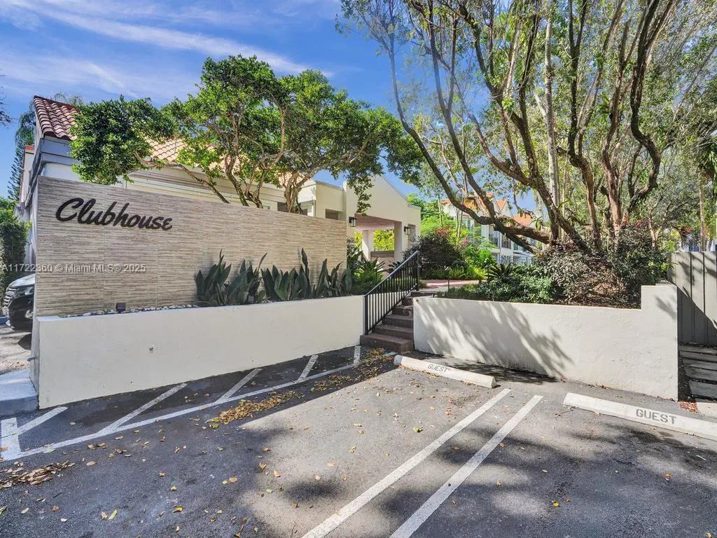 Pinecrest, Florida 33156, United States, 3 Bedrooms Bedrooms, ,4 BathroomsBathrooms,Residential,Active,20144