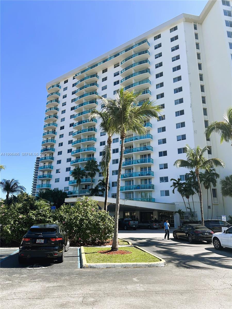 19370 Collins Ave PH-10