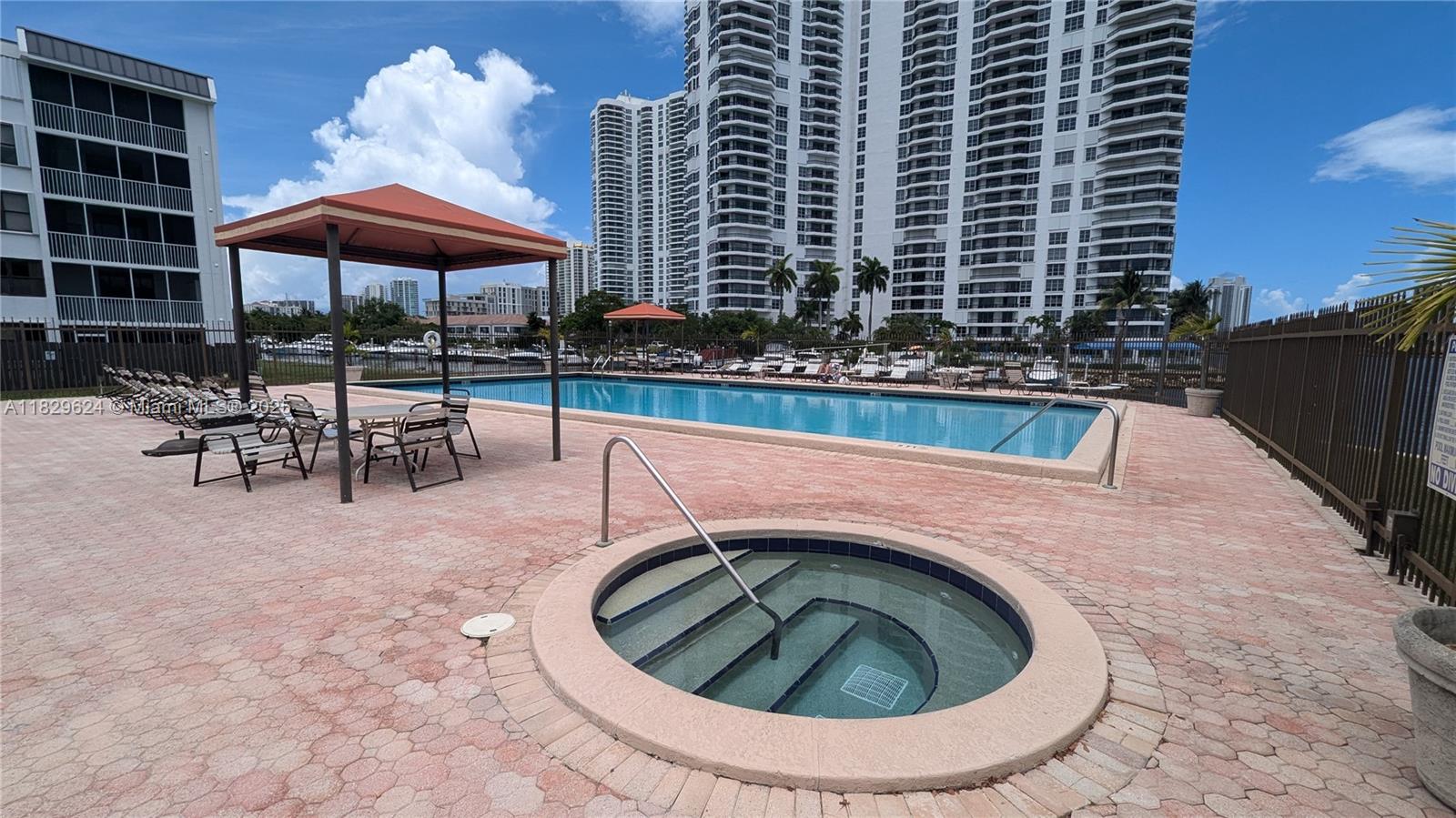SOUTHVIEW AT AVENTURA CON - Residential