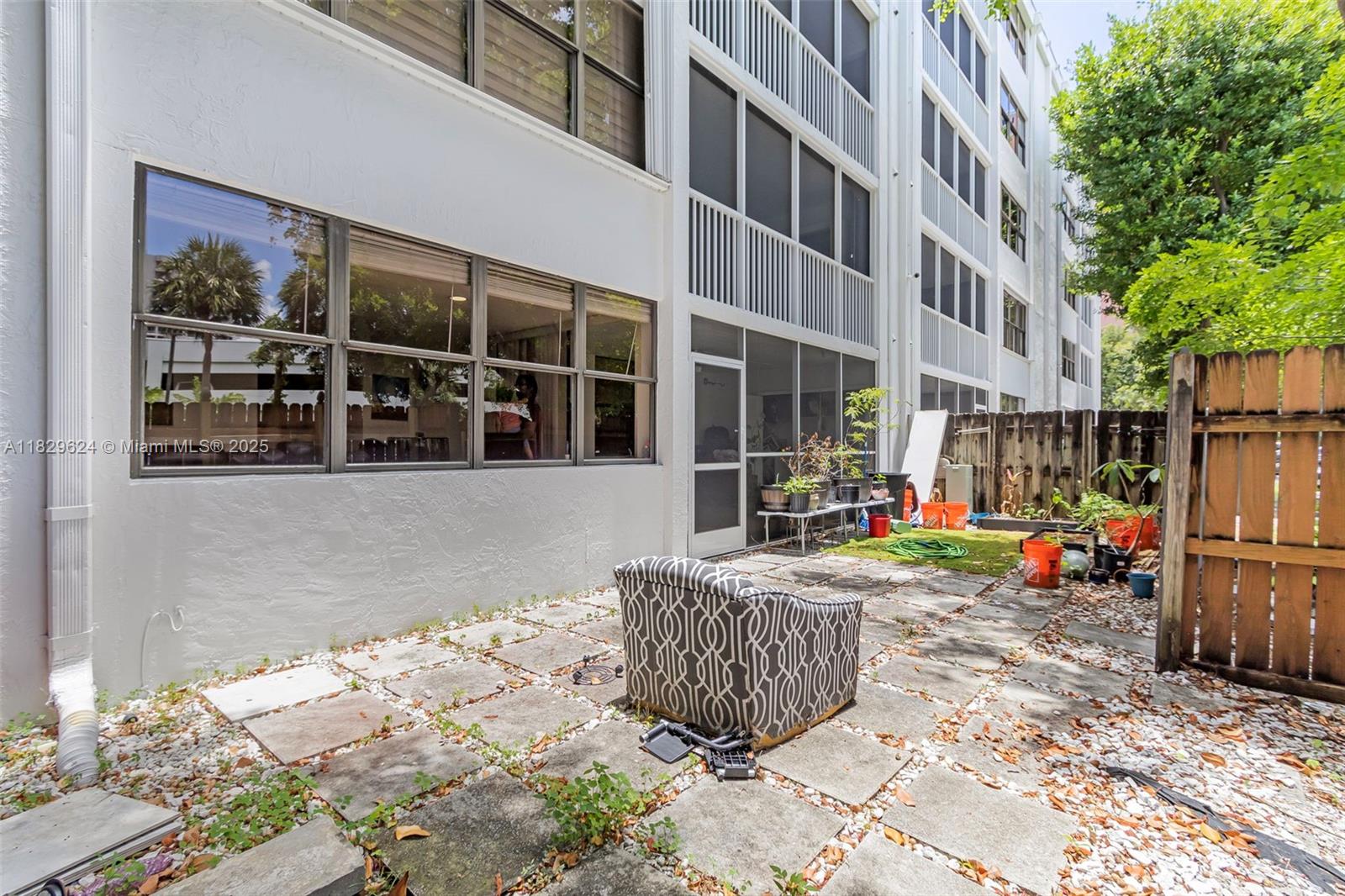 SOUTHVIEW AT AVENTURA CON - Residential