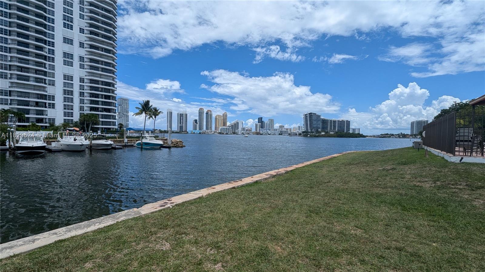 SOUTHVIEW AT AVENTURA CON - Residential