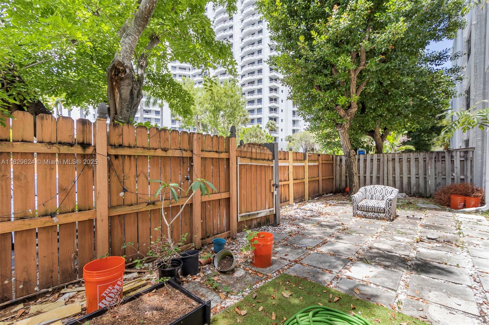 SOUTHVIEW AT AVENTURA CON - Residential