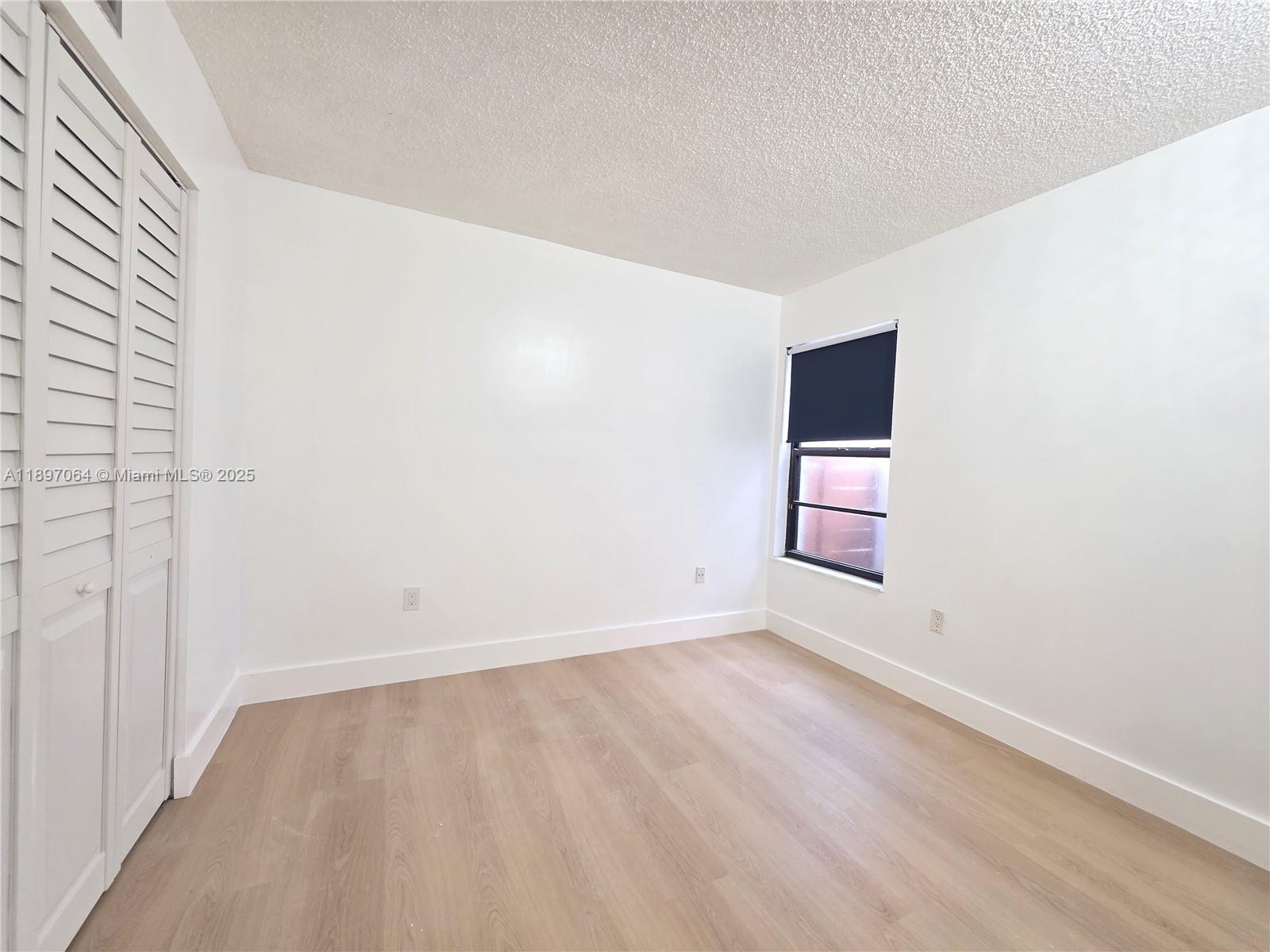 HIGHLANDS AT KENDALL LKS - Residential Lease
