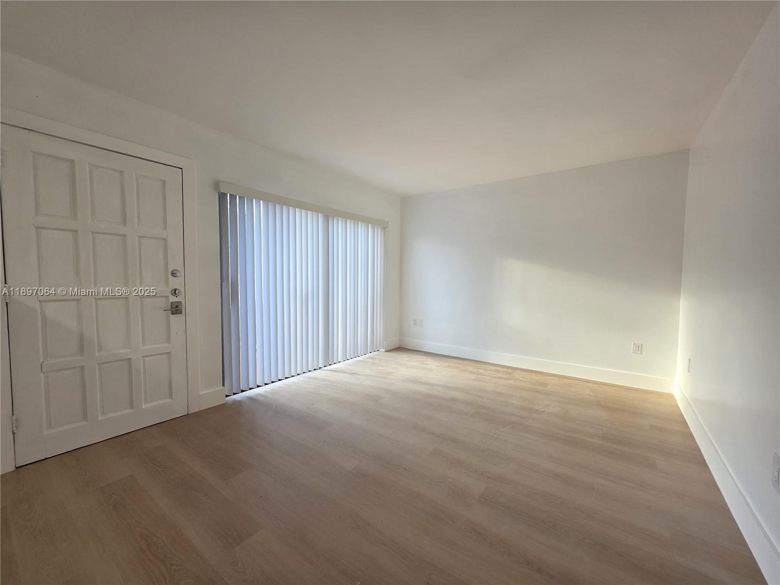 HIGHLANDS AT KENDALL LKS - Residential Lease
