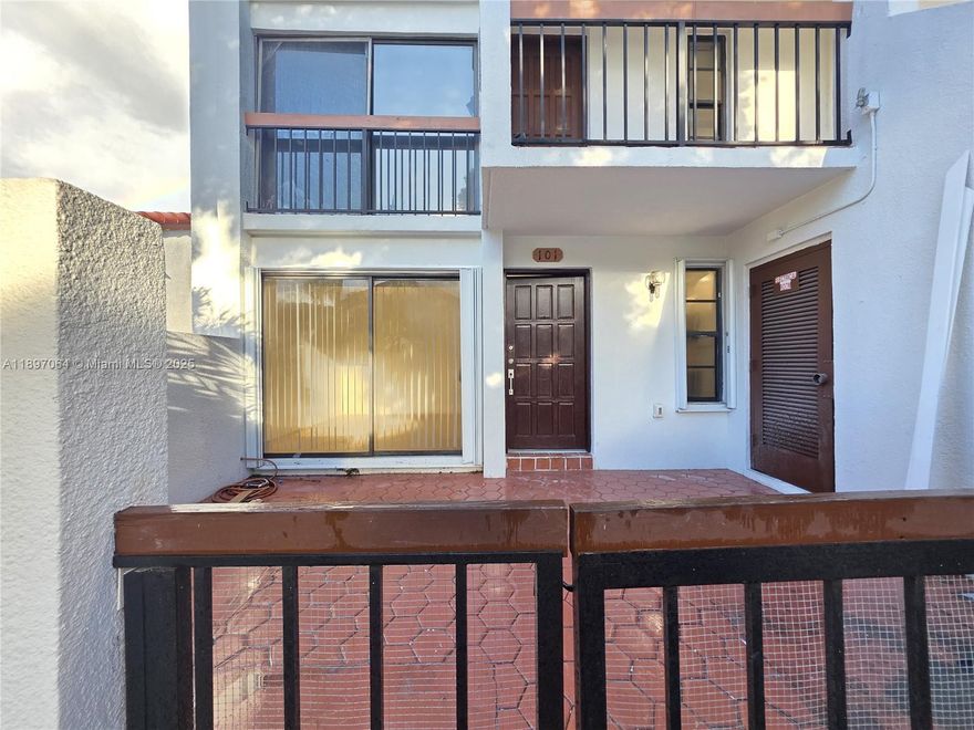 Beautifully updated 2-bedroom, 2-bath unit featuring a private entrance, washer and dryer inside, modern vinyl flooring, and renovated bathrooms with upgraded showers. Spacious bedrooms with great closet space. Includes two parking spaces for added convenience. Ideally located near top-rated schools, parks, and major hospitals — offering comfort and accessibility in a quiet, well-maintained community.