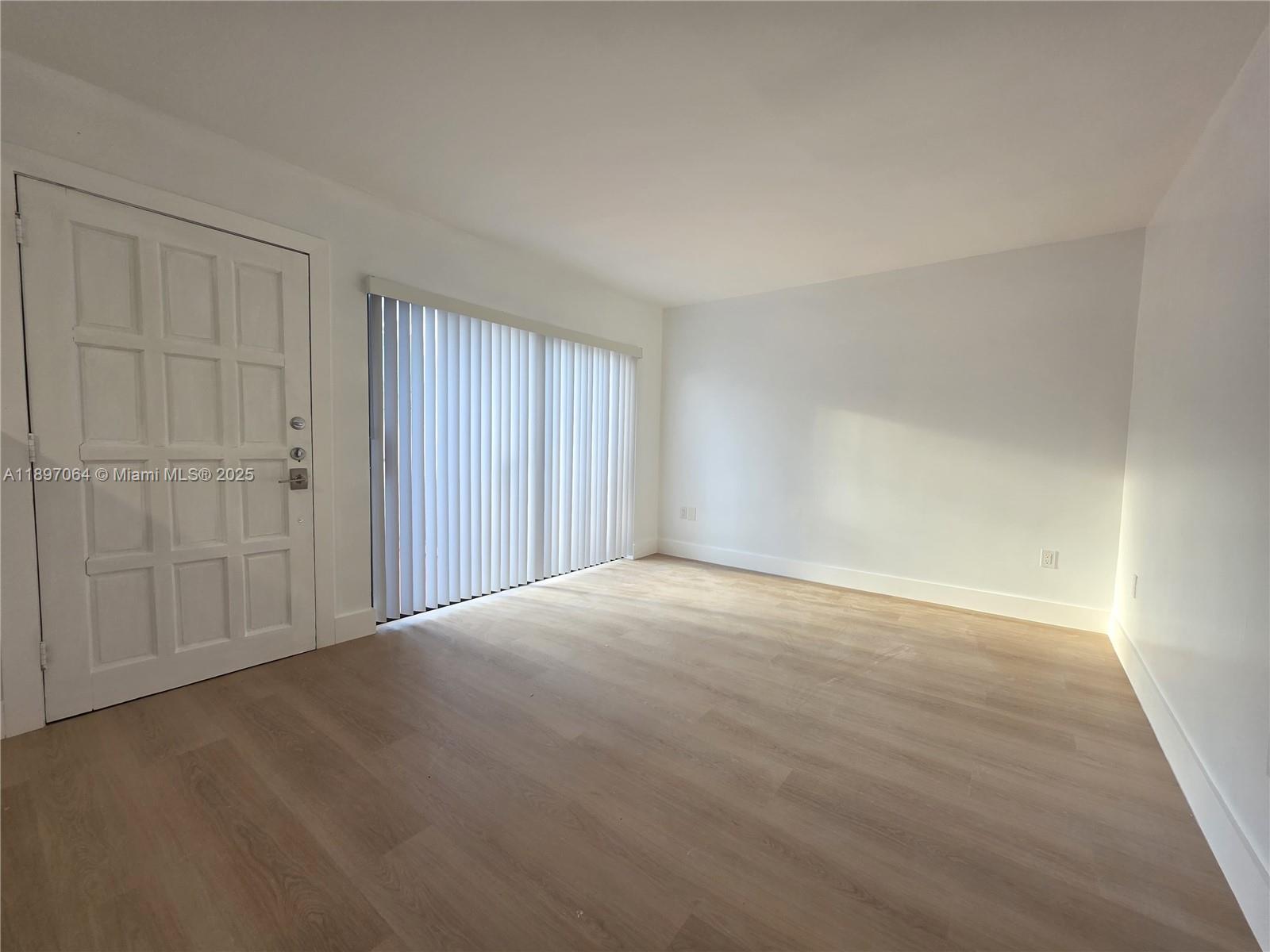 HIGHLANDS AT KENDALL LKS - Residential Lease