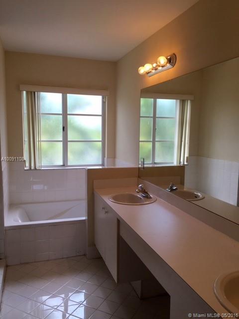 Four Lakes Sec 05 - Residential Lease