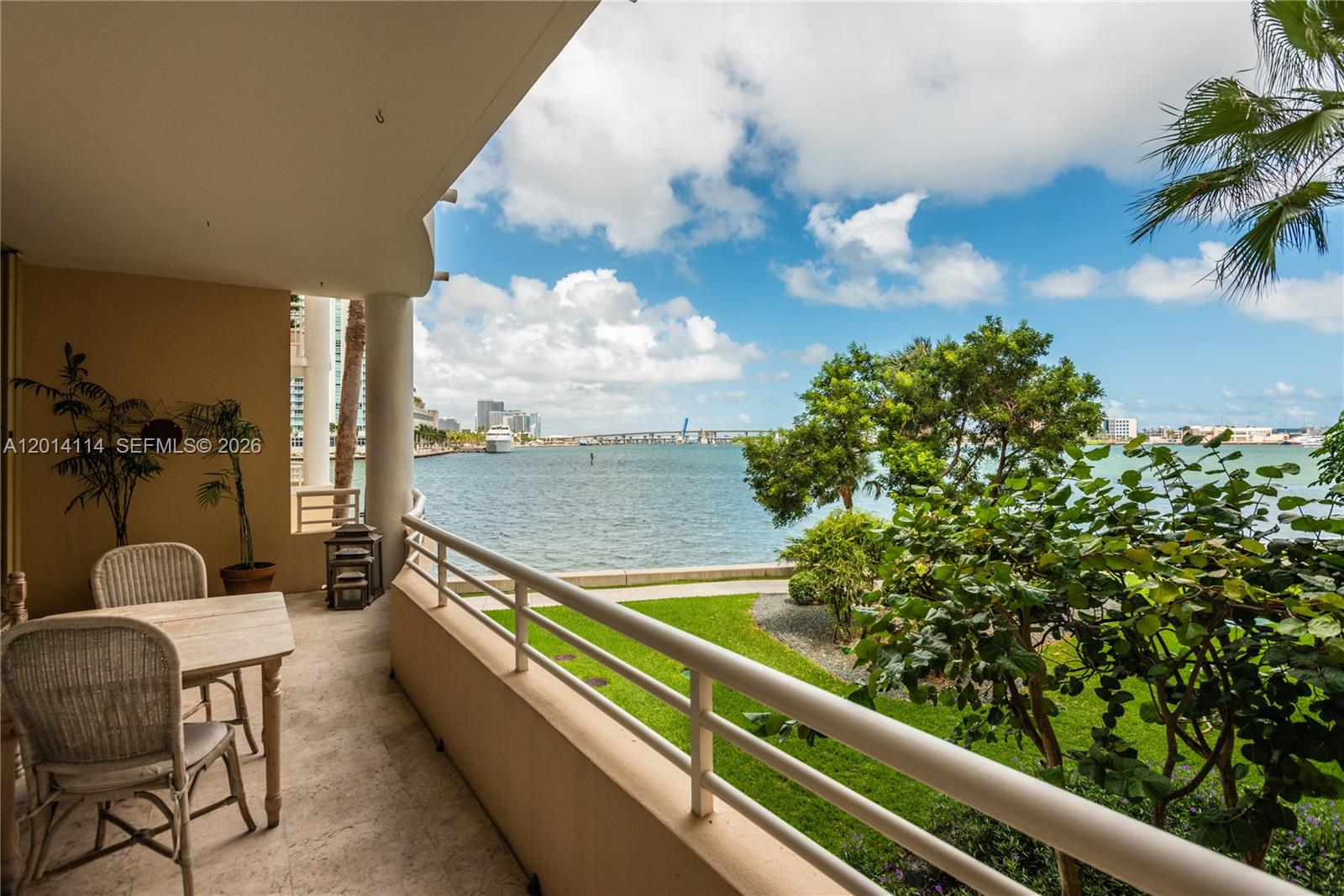 888 Brickell Key Dr 211