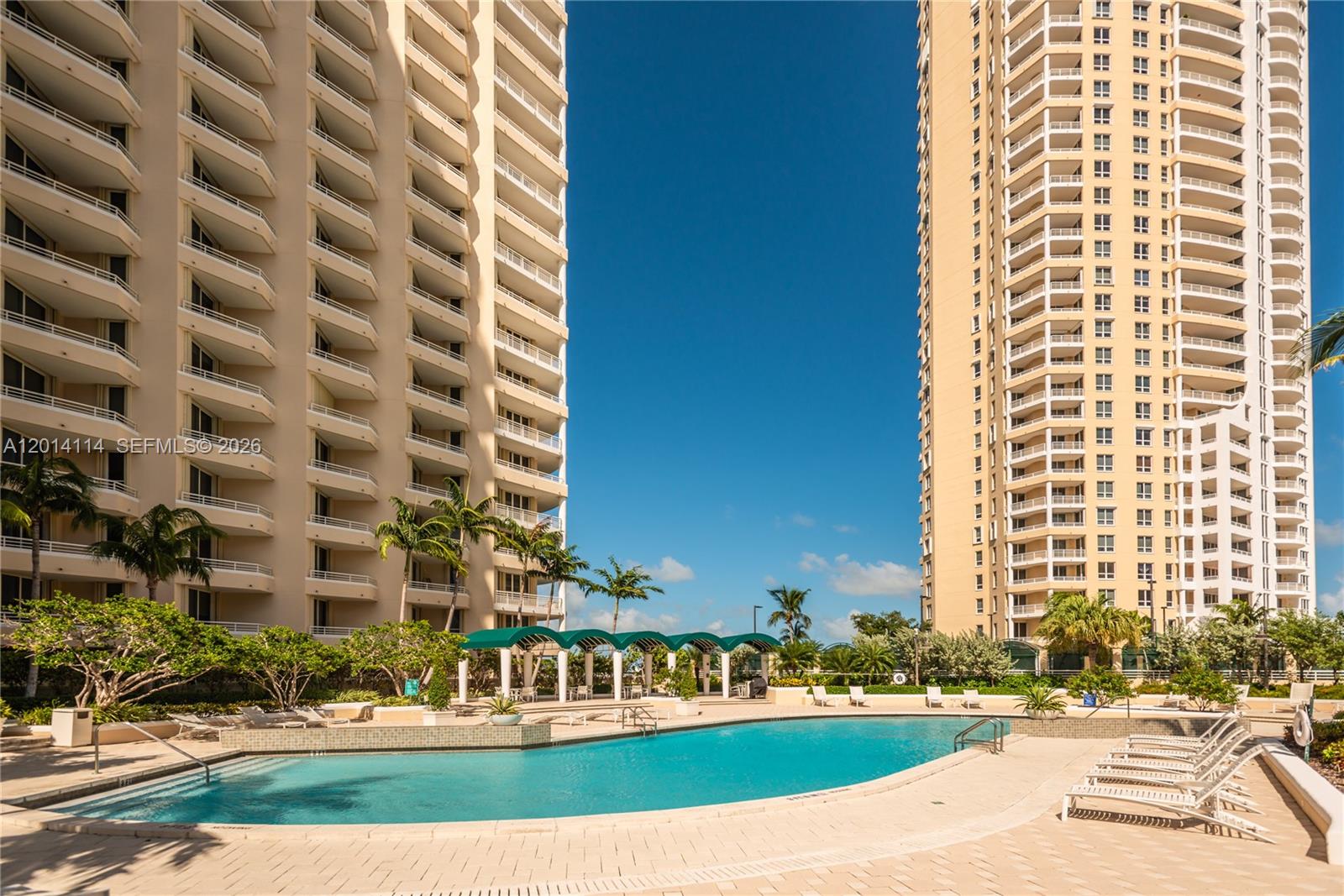 888 Brickell Key Dr 211