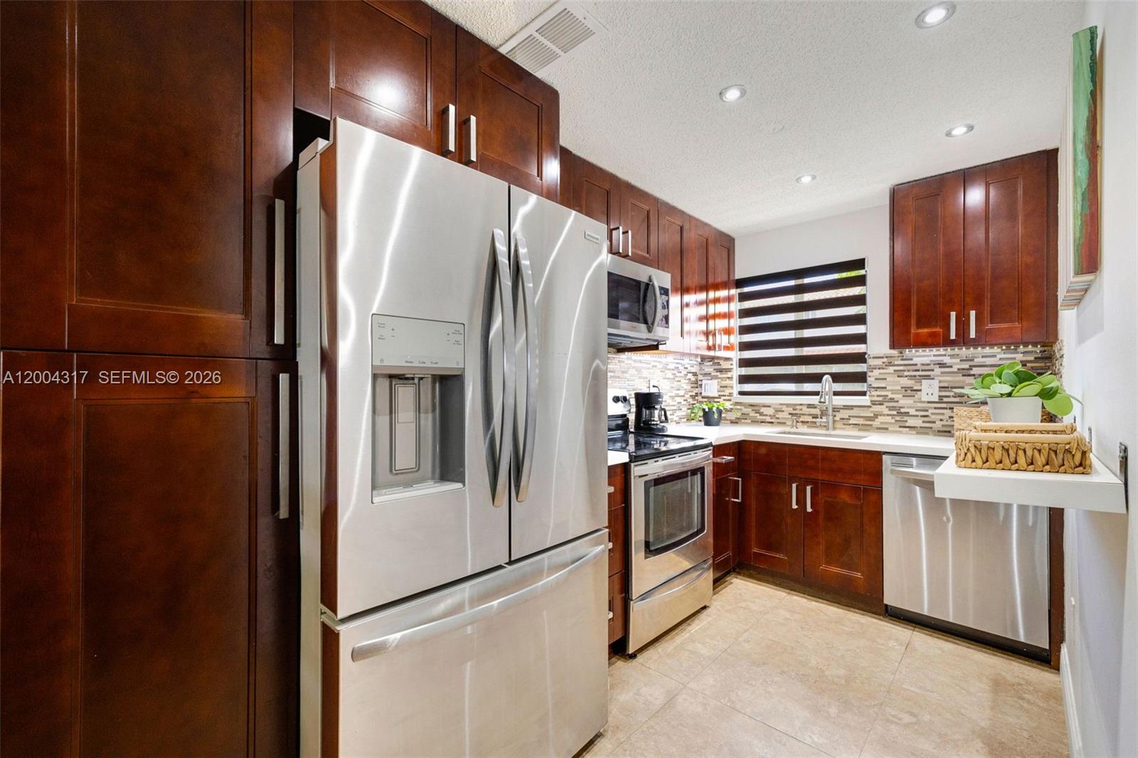 PARADISE VILLAS CONDO - Residential