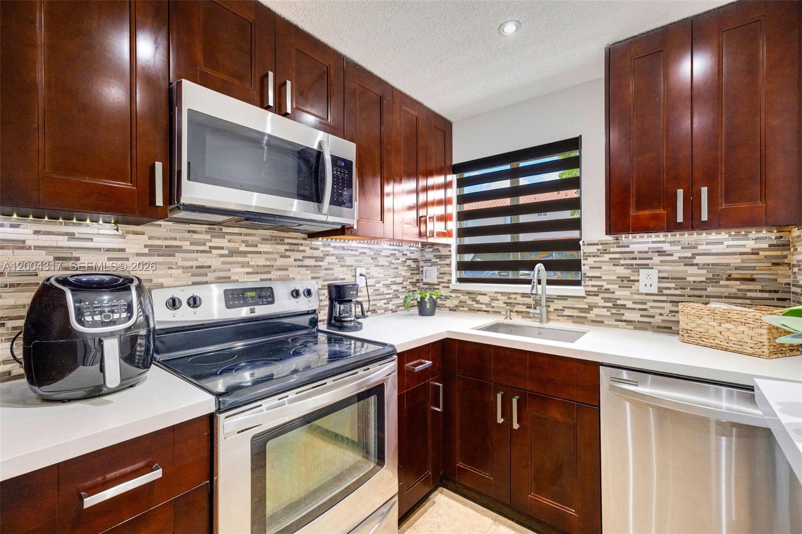 PARADISE VILLAS CONDO - Residential