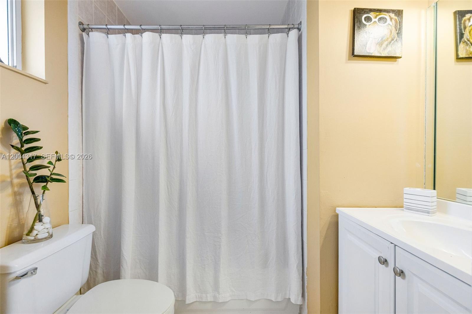 PARADISE VILLAS CONDO - Residential