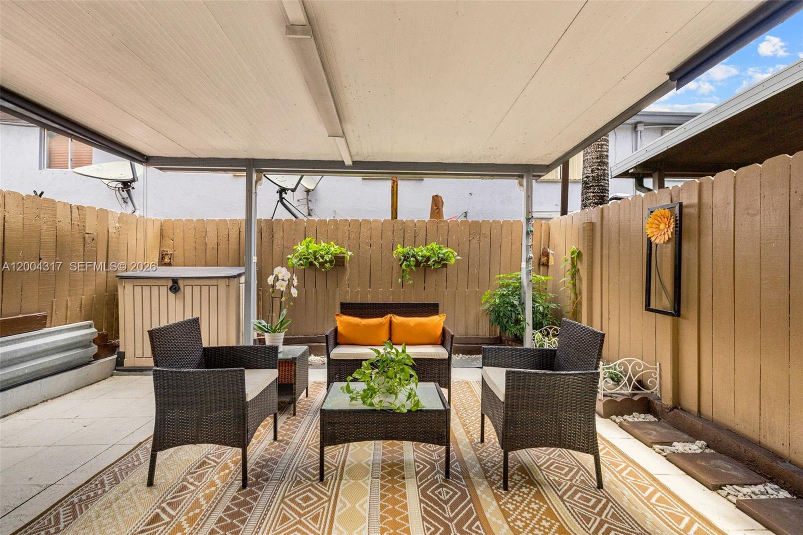 PARADISE VILLAS CONDO - Residential