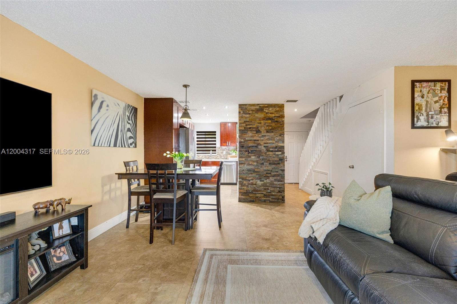 PARADISE VILLAS CONDO - Residential