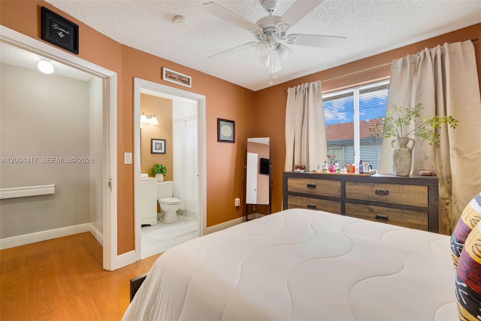 PARADISE VILLAS CONDO - Residential