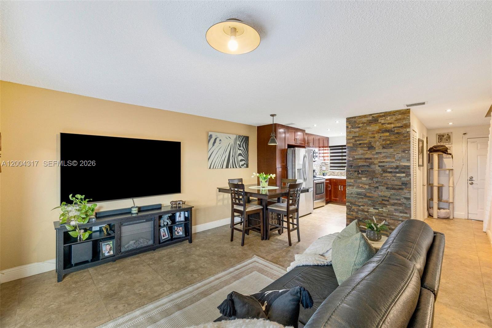 PARADISE VILLAS CONDO - Residential