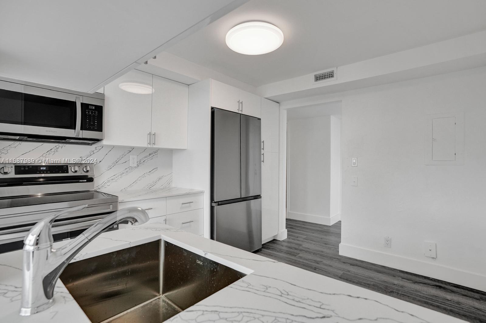 REEF SOUTH CONDO - Residential