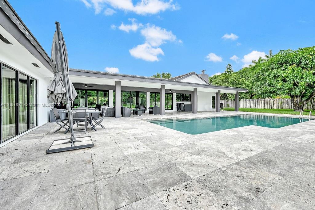 MONTGOMERY GROVES ESTATES - Residential