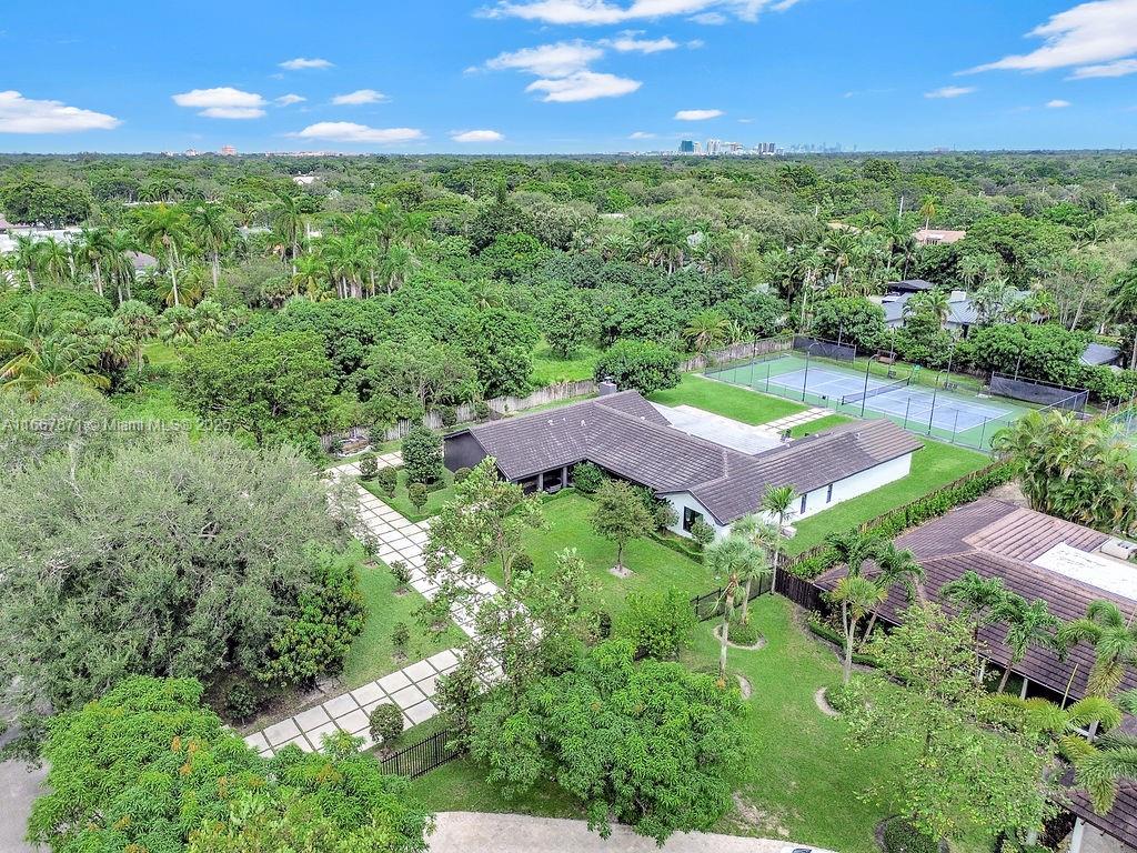 MONTGOMERY GROVES ESTATES - Residential