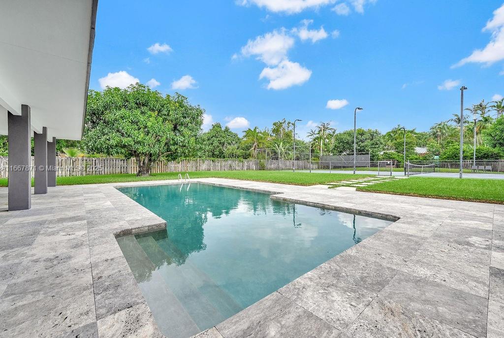MONTGOMERY GROVES ESTATES - Residential
