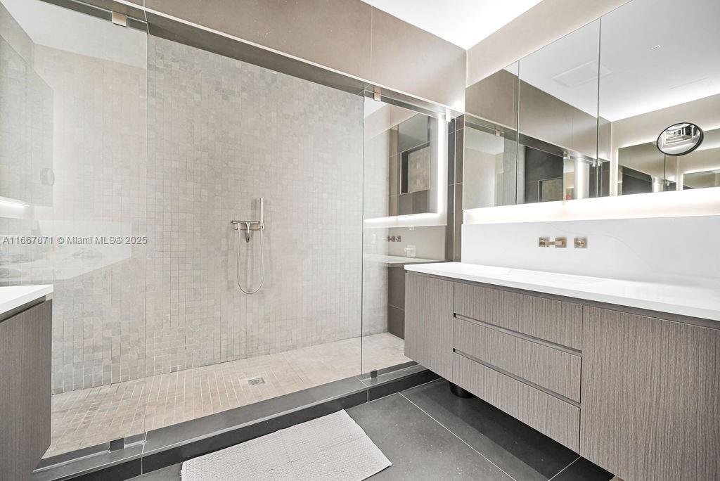 MONTGOMERY GROVES ESTATES - Residential