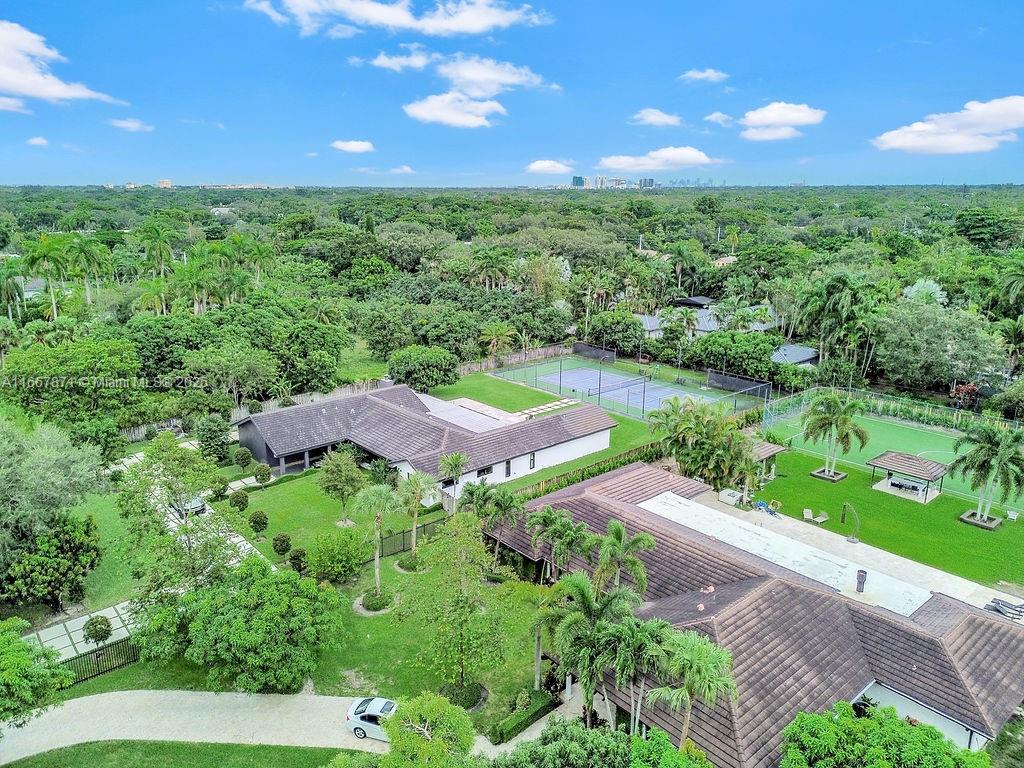 MONTGOMERY GROVES ESTATES - Residential