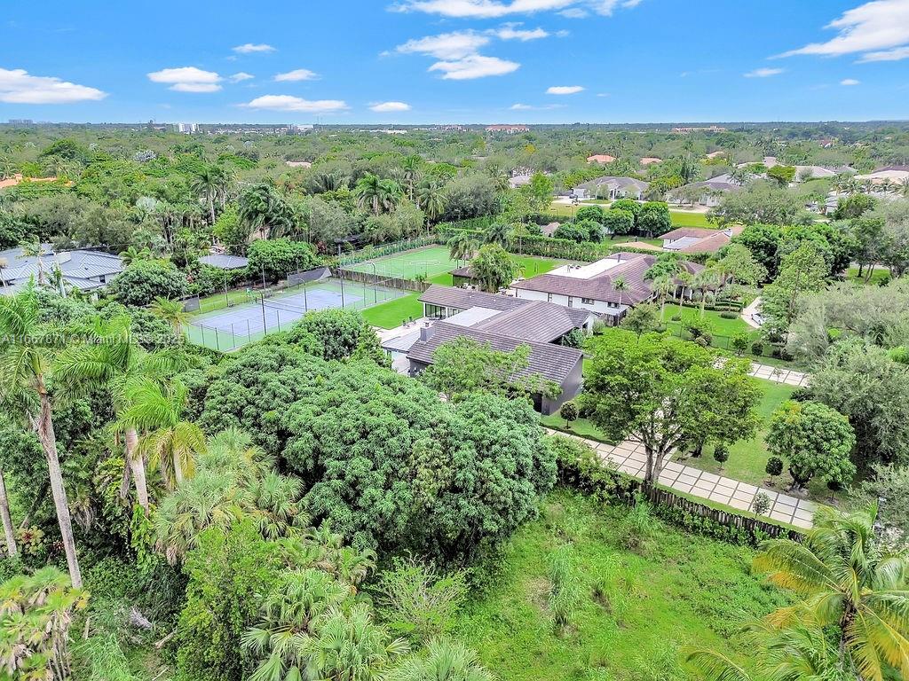 MONTGOMERY GROVES ESTATES - Residential