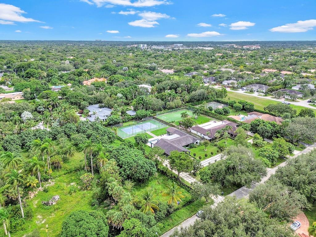 MONTGOMERY GROVES ESTATES - Residential