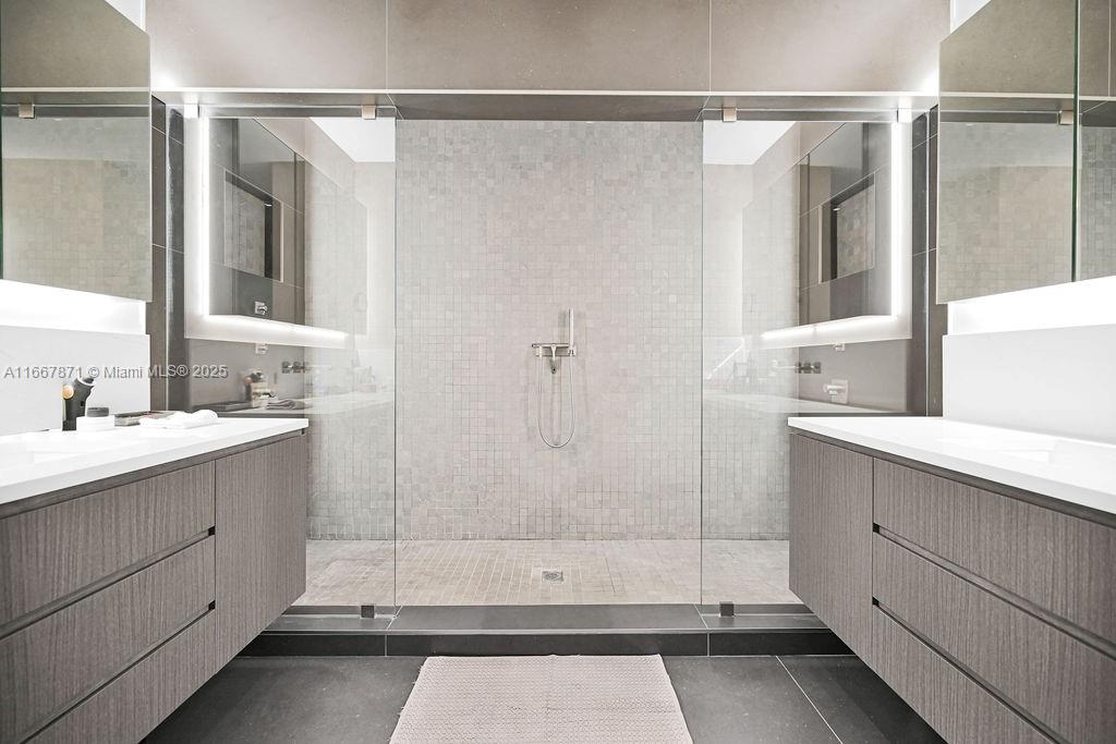 MONTGOMERY GROVES ESTATES - Residential