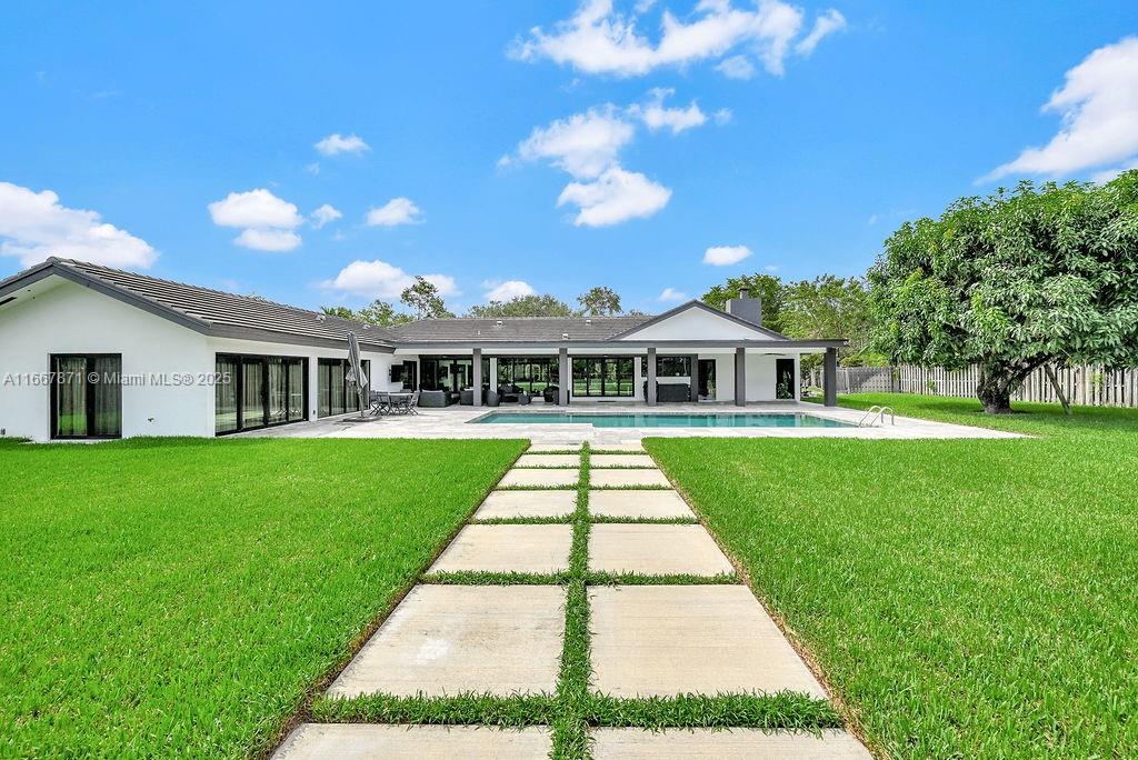MONTGOMERY GROVES ESTATES - Residential