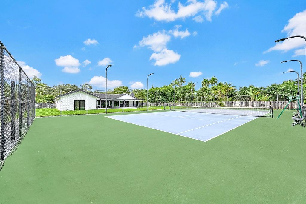 MONTGOMERY GROVES ESTATES - Residential
