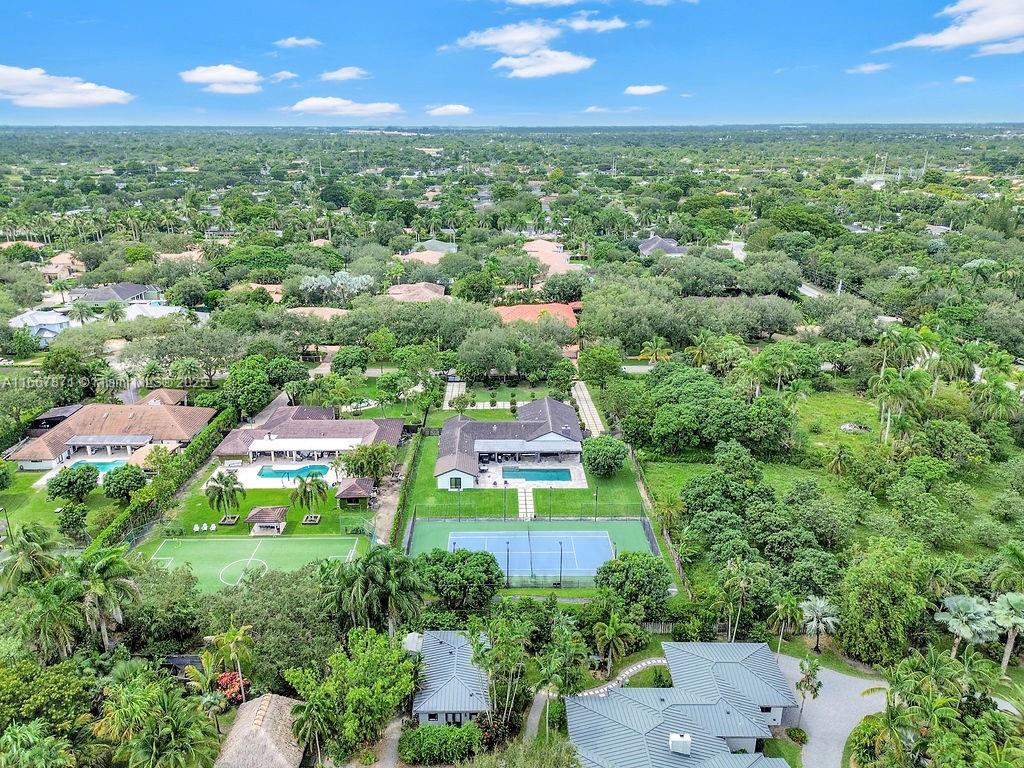 MONTGOMERY GROVES ESTATES - Residential