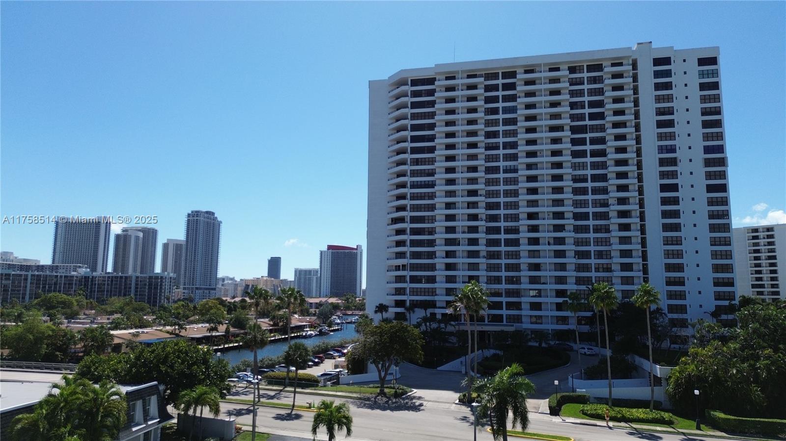 2500 Parkview Dr 1909, Hallandale Beach, Broward County, Florida - 1 Bedrooms  
2 Bathrooms - 