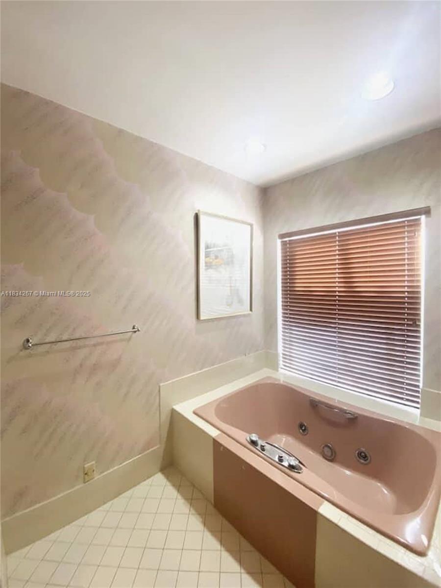 HOLLYWOOD LAKES SECTION - Residential Lease