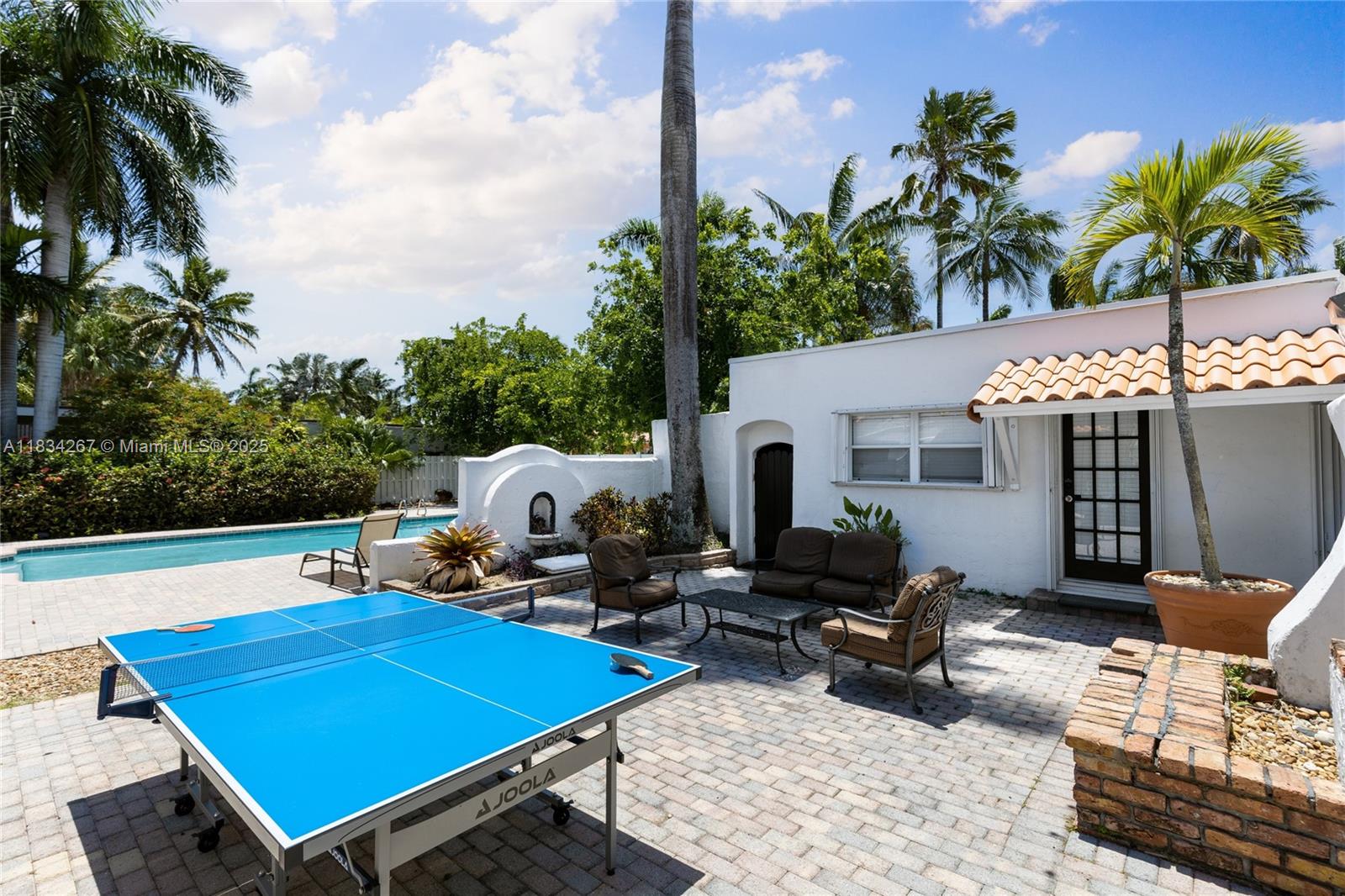 HOLLYWOOD LAKES SECTION - Residential Lease