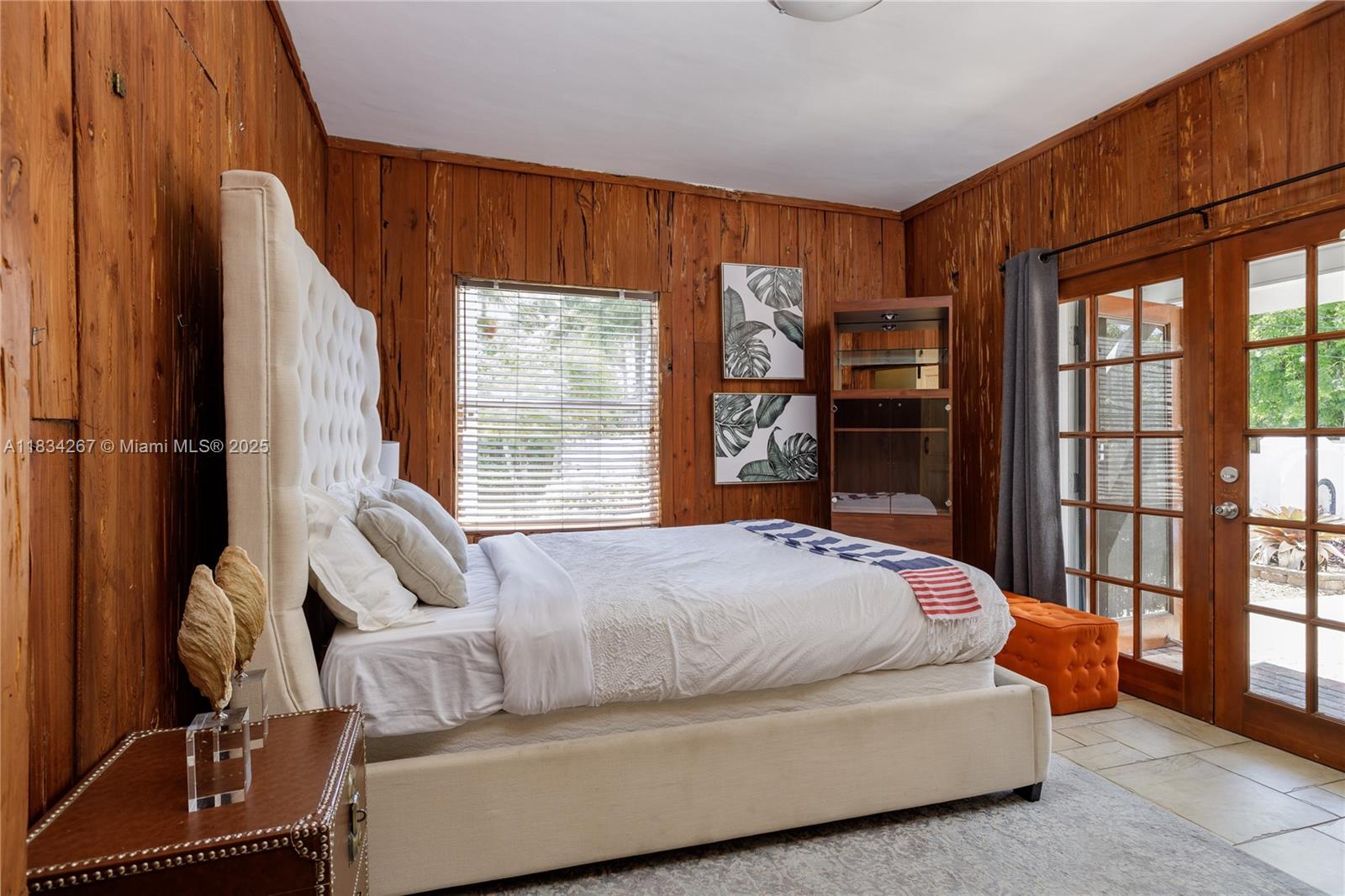 HOLLYWOOD LAKES SECTION - Residential Lease