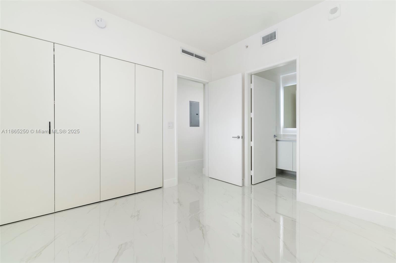 ARIA RESERVE - Residential Lease