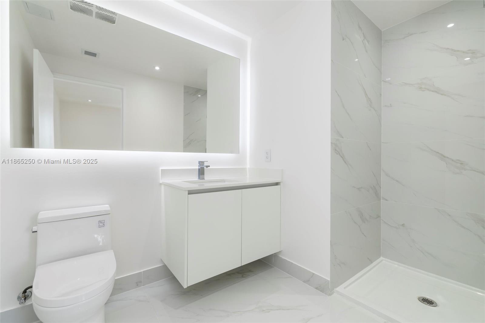 ARIA RESERVE - Residential Lease