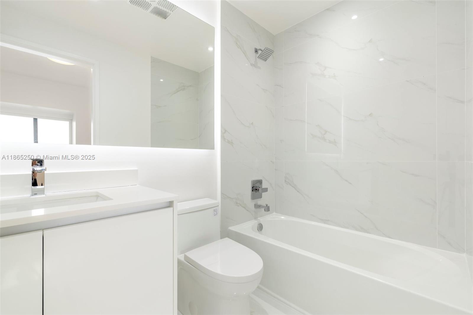 ARIA RESERVE - Residential Lease