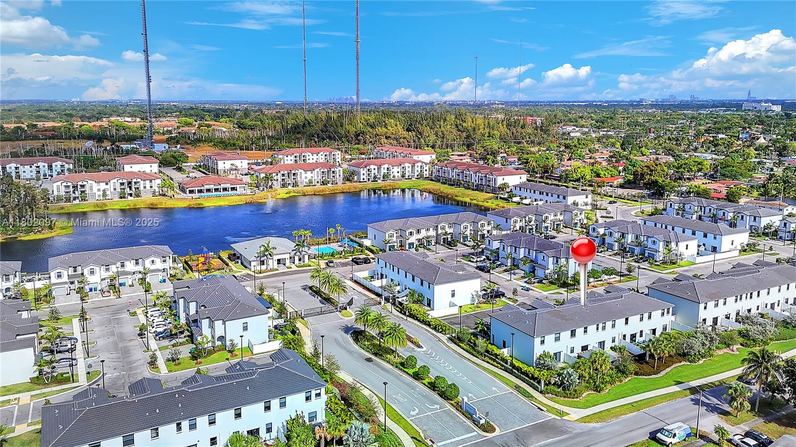 VISTA LAGO - Residential